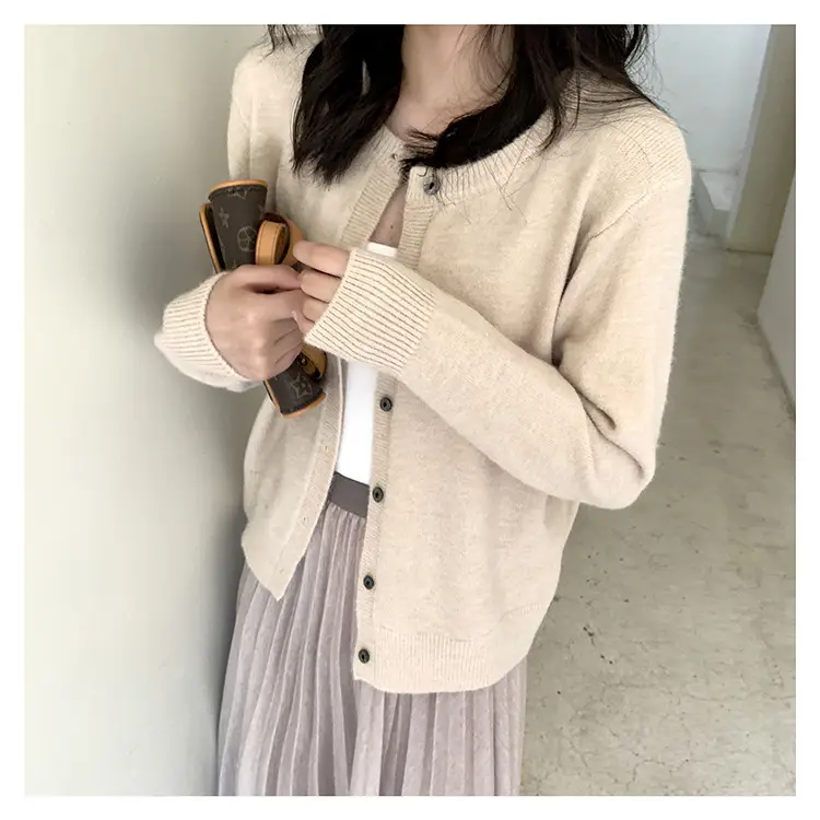 2025 Women's Black Knitted Casual Shirt with Chain Bag - Image 8