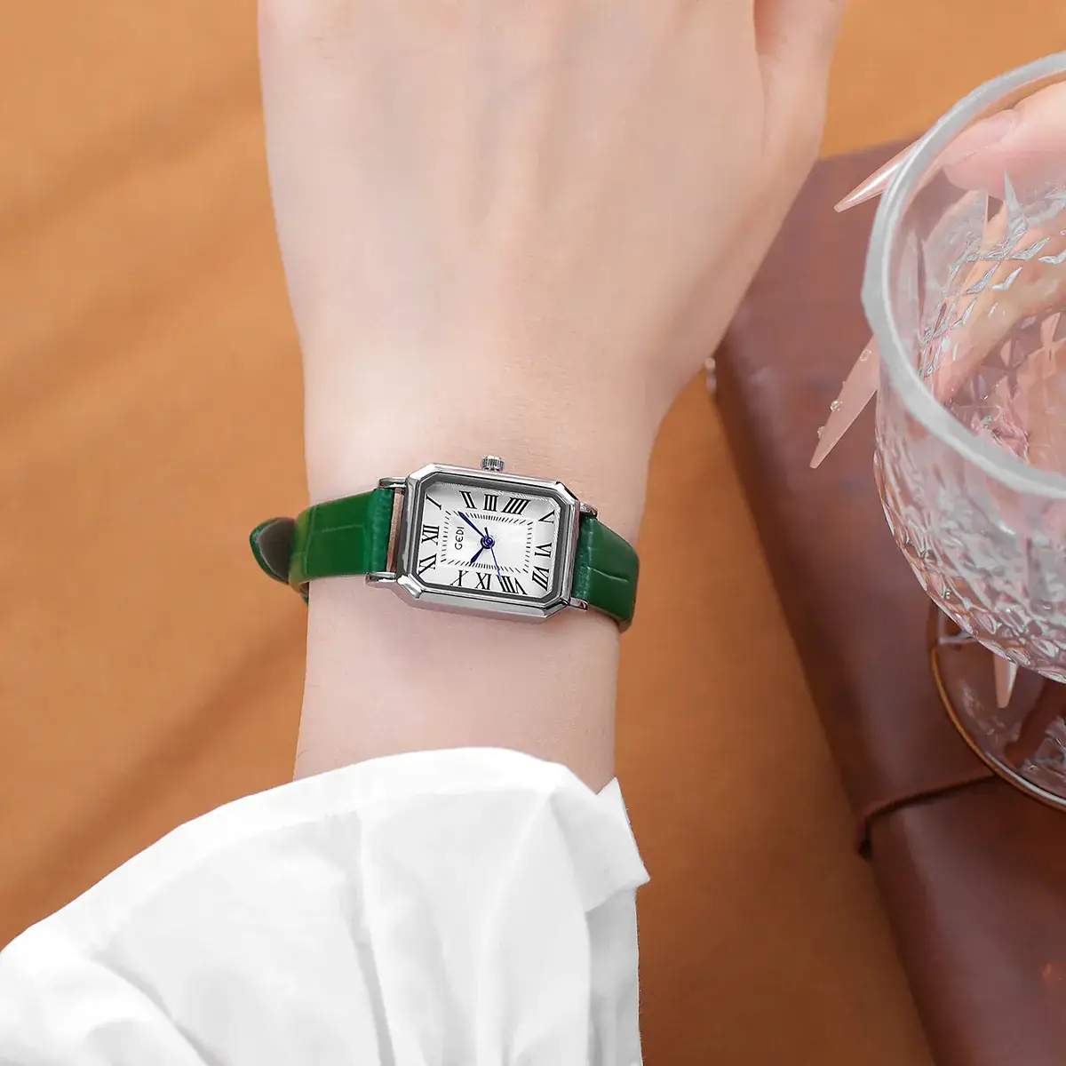 Gold Rose Gold Square Plate Women's Quartz Watch - Image 5