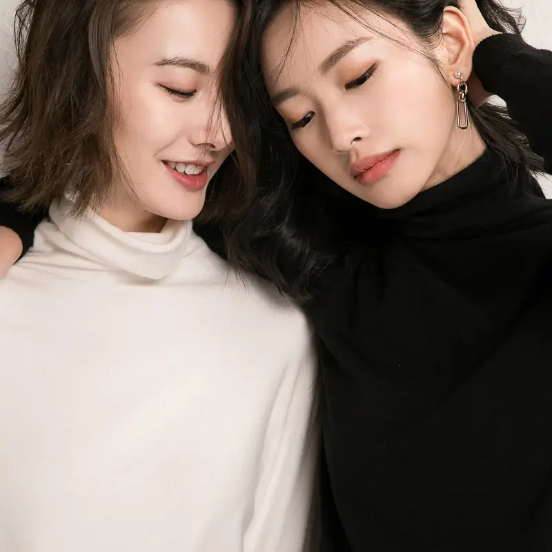 Women's Green Knitted Turtleneck Sweater - Image 17
