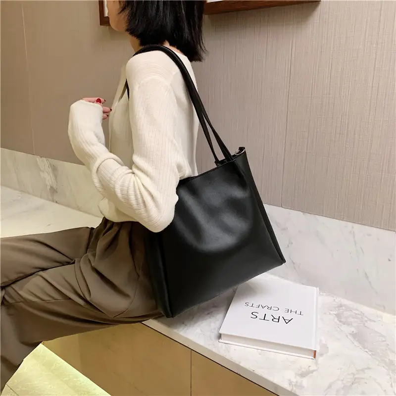 Women Large Capacity Shoulder Bag Korean Style Black - Image 5