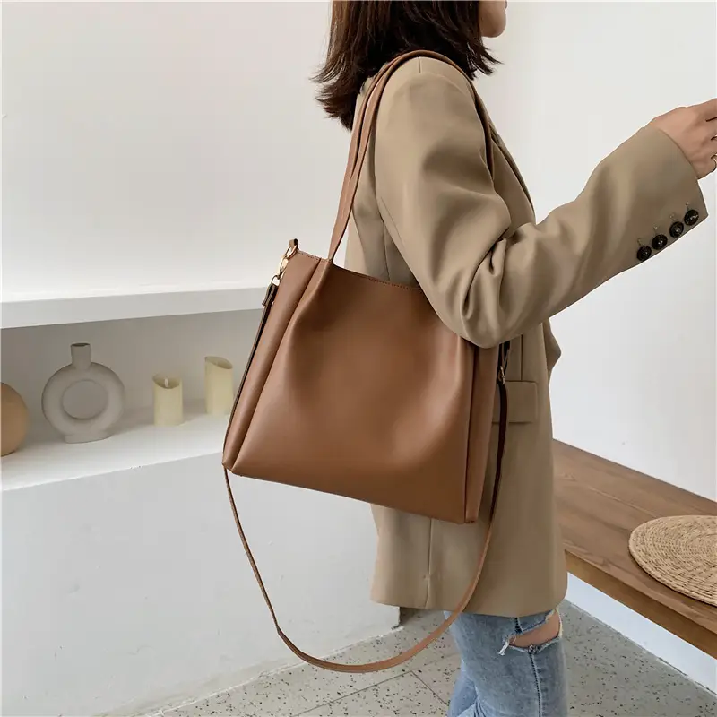 Women Large Capacity Shoulder Bag Korean Style Black - Image 6