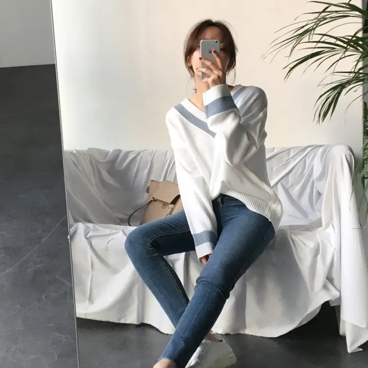 White V-Neck Knit Pullover Women's Sweater 2023 - Image 4