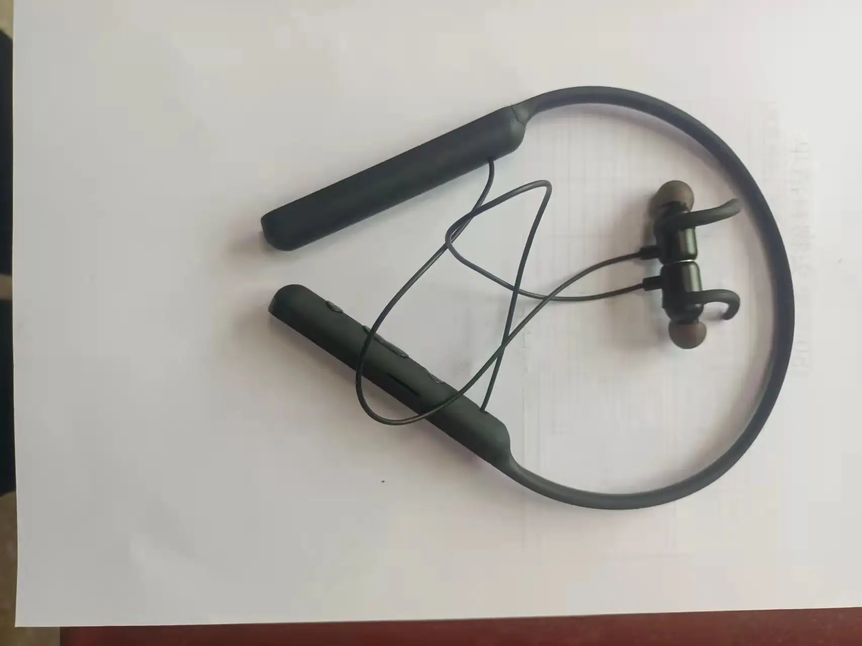 Bluetooth Headset with Heavy Bass & Long Battery - Image 3