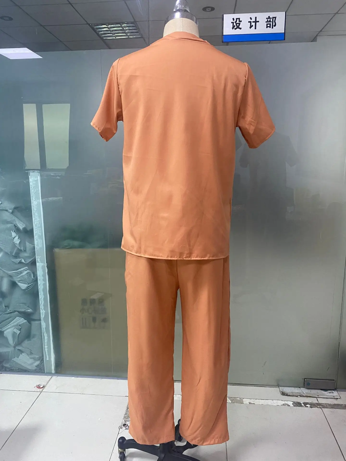 Pink V-Neck Scrub Suit for Medical Staff — feature 43