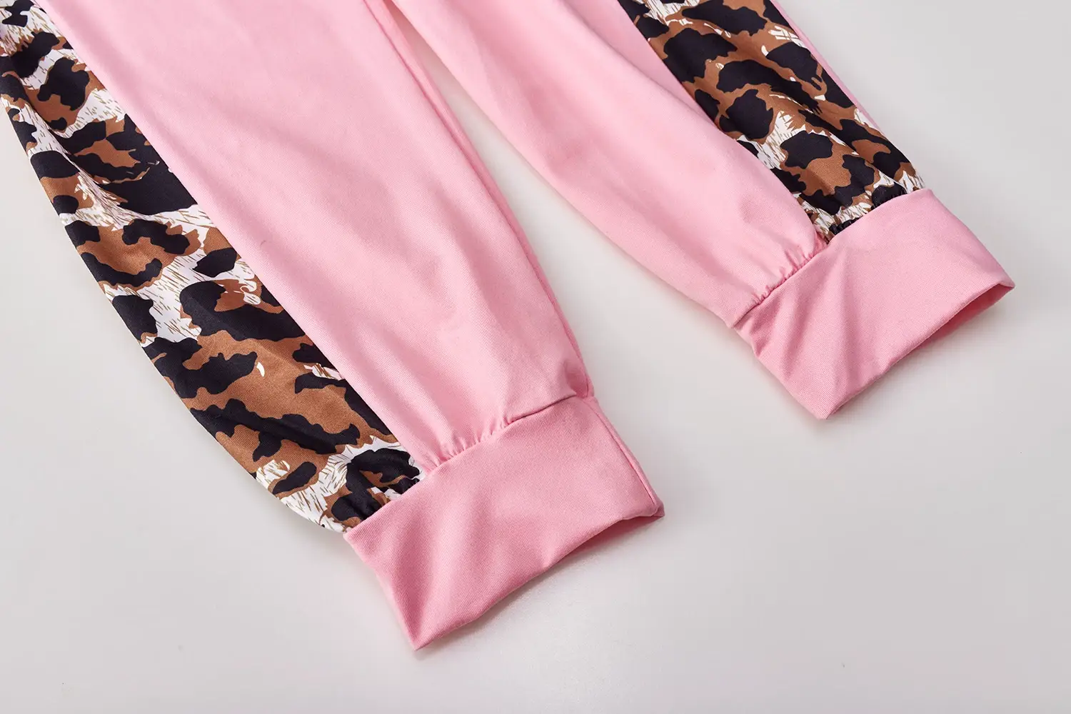 Pink Leopard Print V-Neck Sweatshirt Track Suit for Women — feature 8