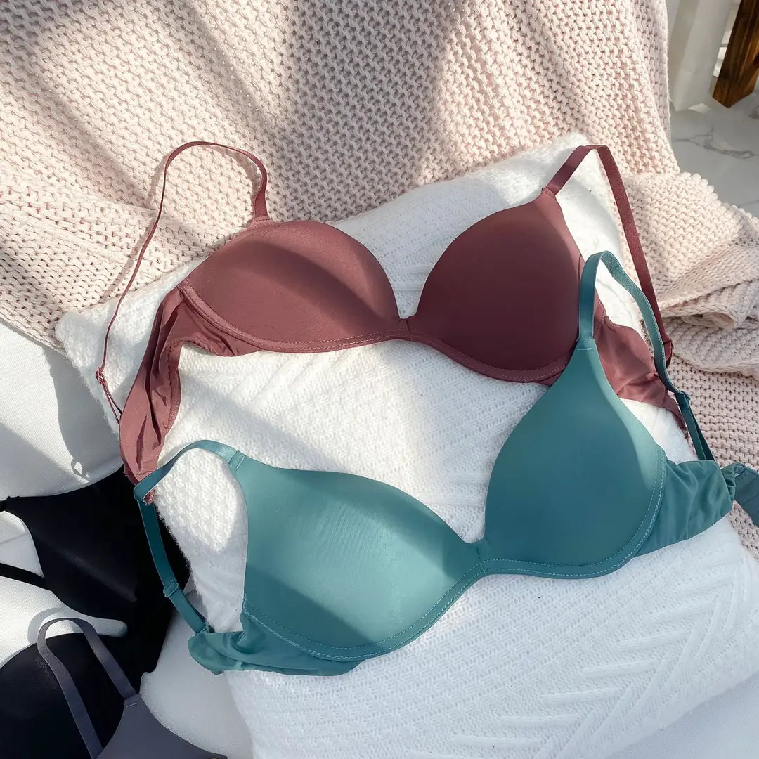 Japanese style simple seamless glossy solid color girl's underwear student summer big chest small chest push up bra women's thin