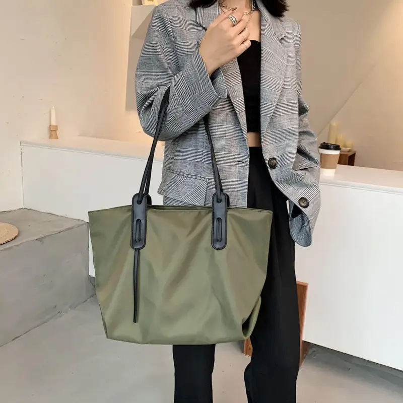 Large Capacity Women's Black Canvas Tote Bag - Image 7