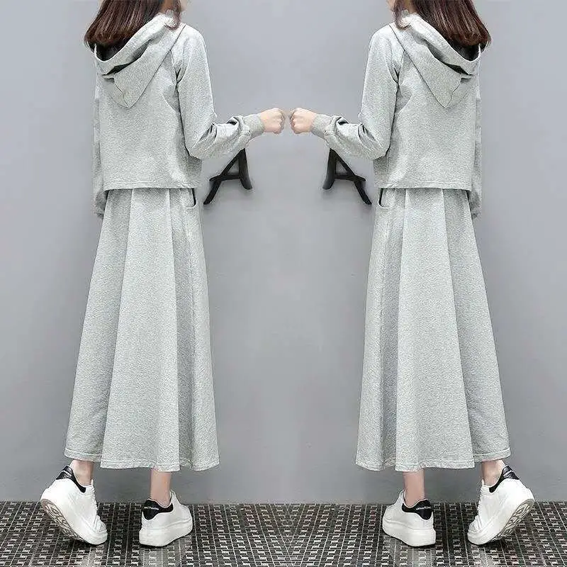Women Grey Long Sleeve T-Shirt Suit with Hooded Neckline - Image 4
