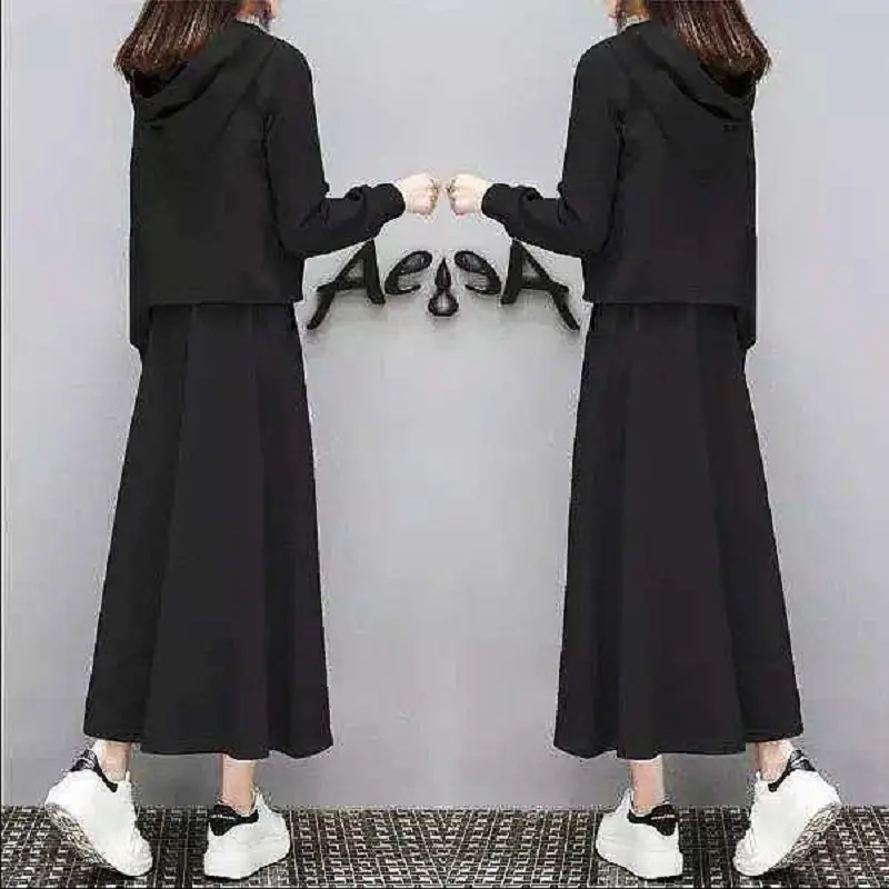 Women Grey Long Sleeve T-Shirt Suit with Hooded Neckline - Image 6