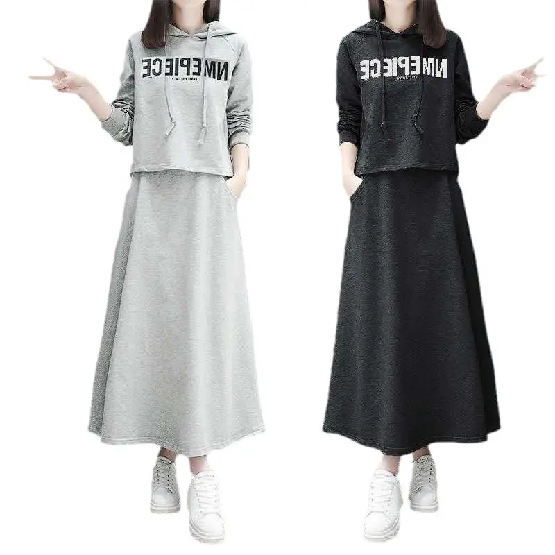 Women Grey Long Sleeve T-Shirt Suit with Hooded Neckline - Image 7