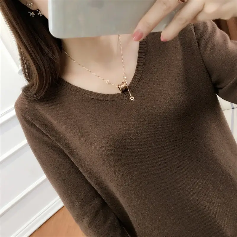 Women Woolen Round Neck Sweater Red Large - Image 9
