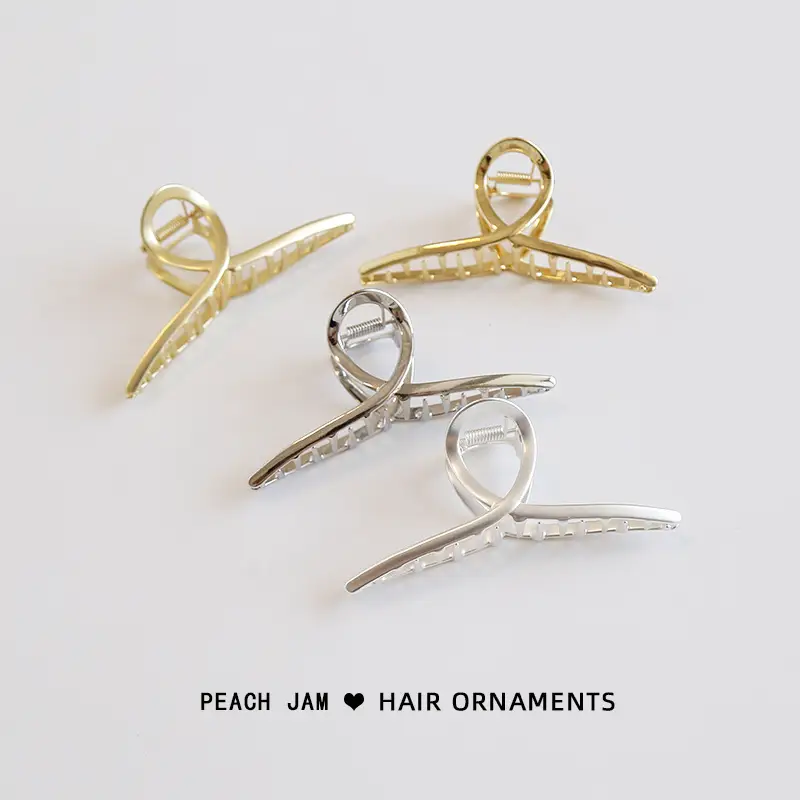 Golden Retro Hair Clip for Women - Image 5