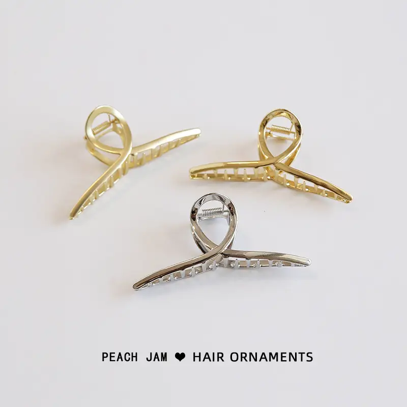Golden Retro Hair Clip for Women - Image 6