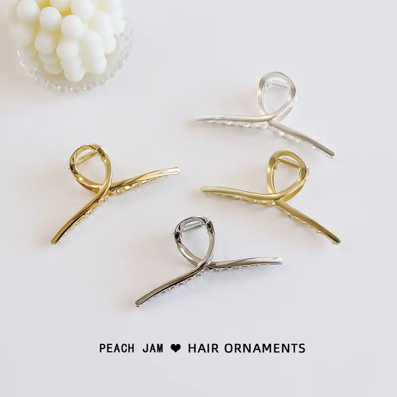 Golden Retro Hair Clip for Women - Image 7