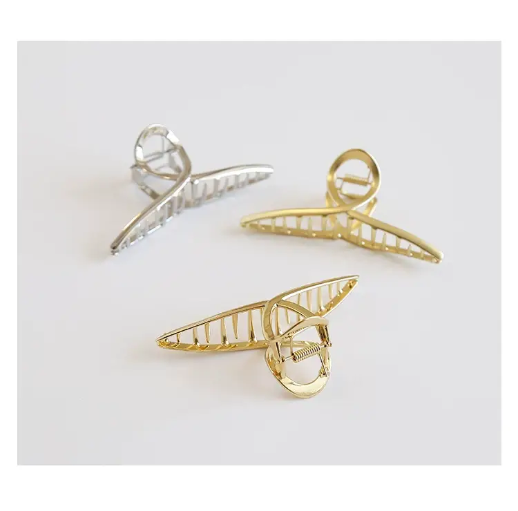 Golden Retro Hair Clip for Women — feature 7