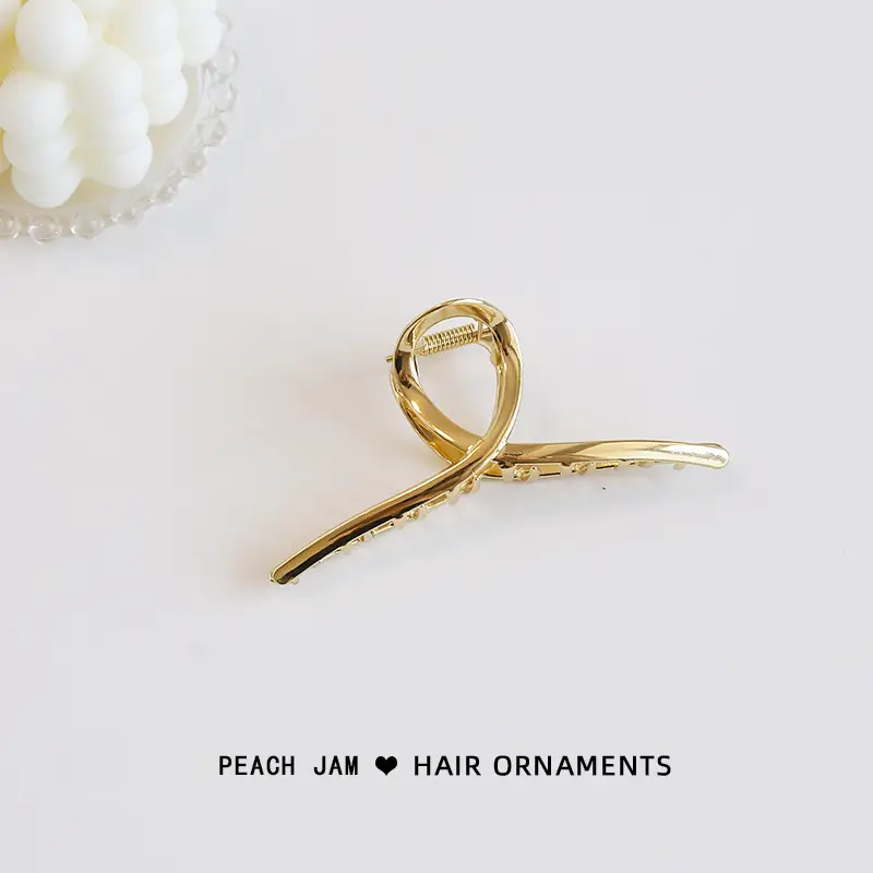 Golden Retro Hair Clip for Women - Image 3