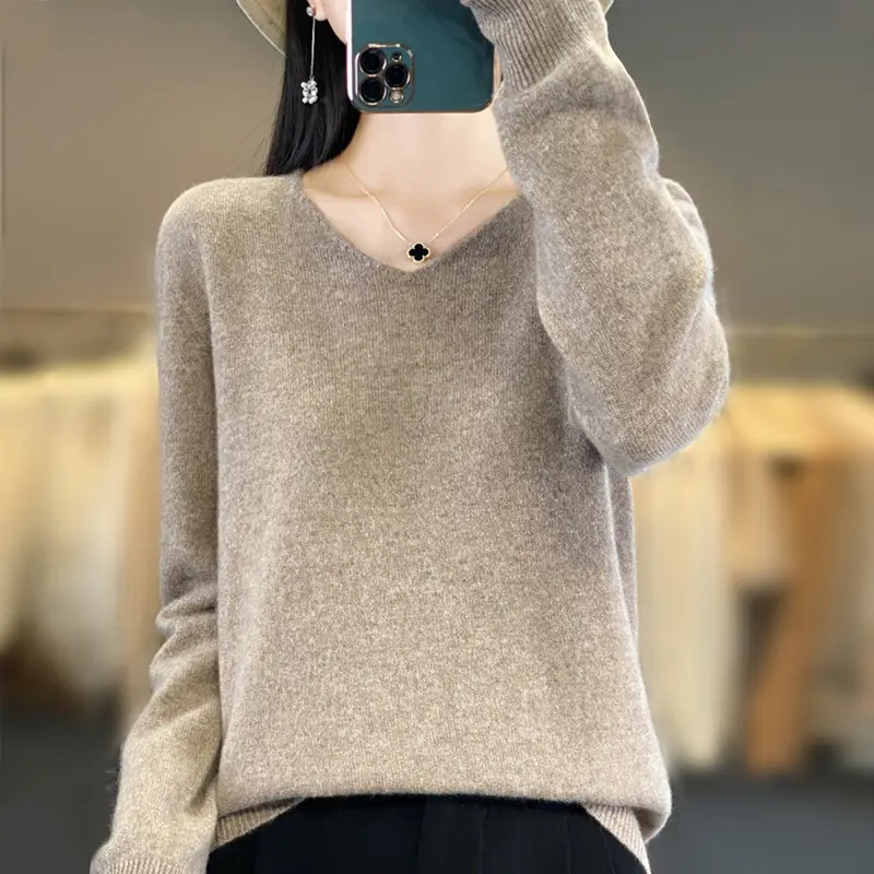 2025 Women Black Knitted Sweater Low Round Neck — feature 4