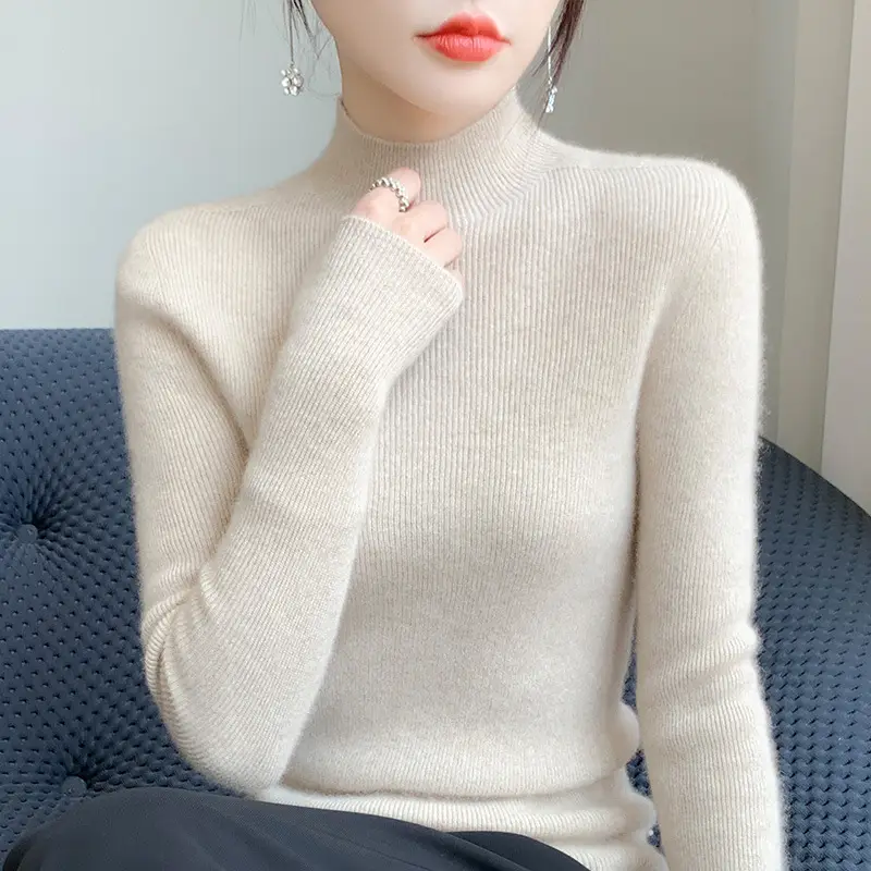 2025 Women Black Knitted Sweater Low Round Neck — feature 7