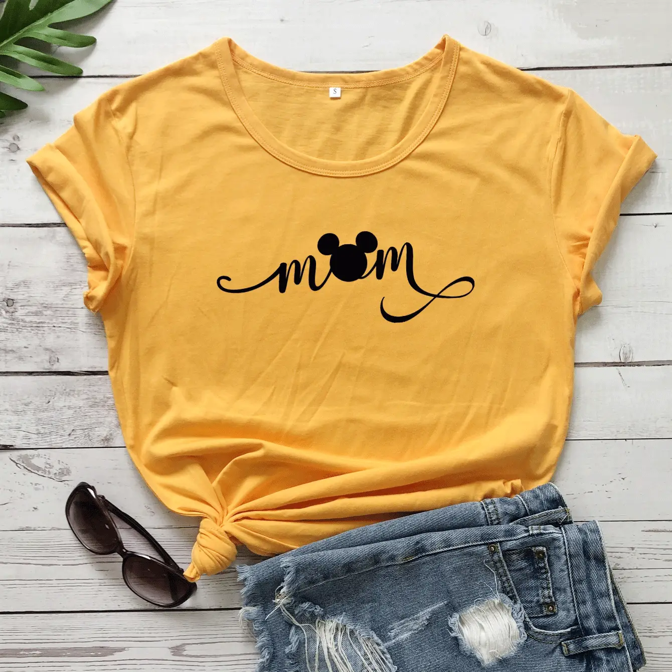 Pink Mom Design Short Sleeve T-Shirt for Women - Image 5