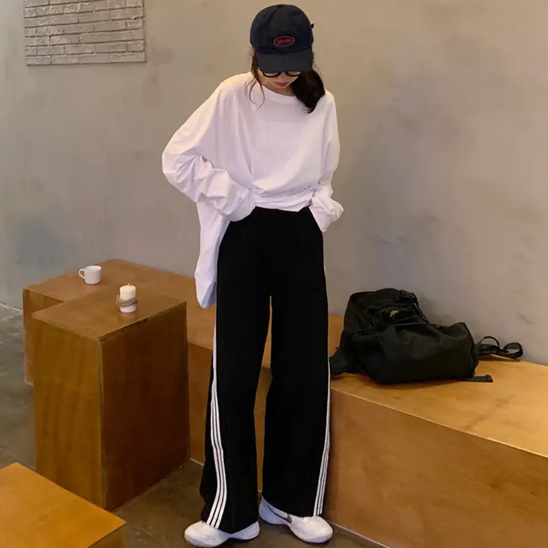 Women Gray Sweatpants Loose Fit Slimming Wide Leg Casual Pants - Image 4