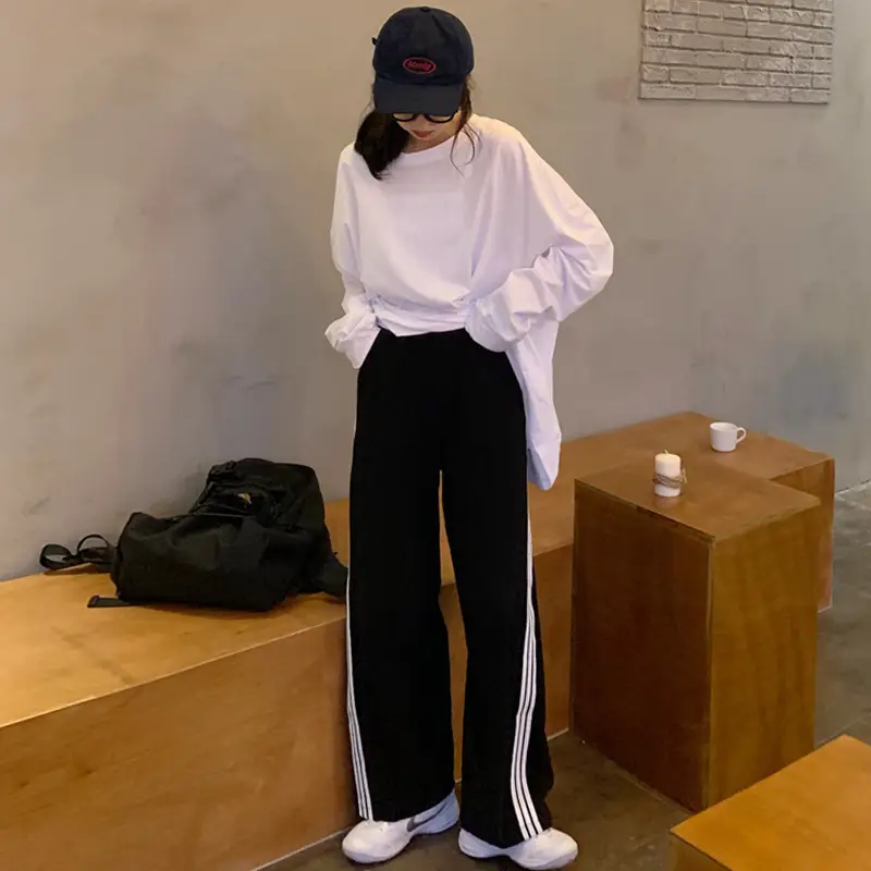 Women Gray Sweatpants Loose Fit Slimming Wide Leg Casual Pants - Image 2