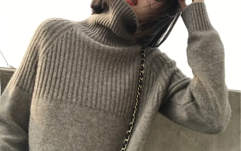 Women's Beige Turtleneck Sweater Large Size — feature 8