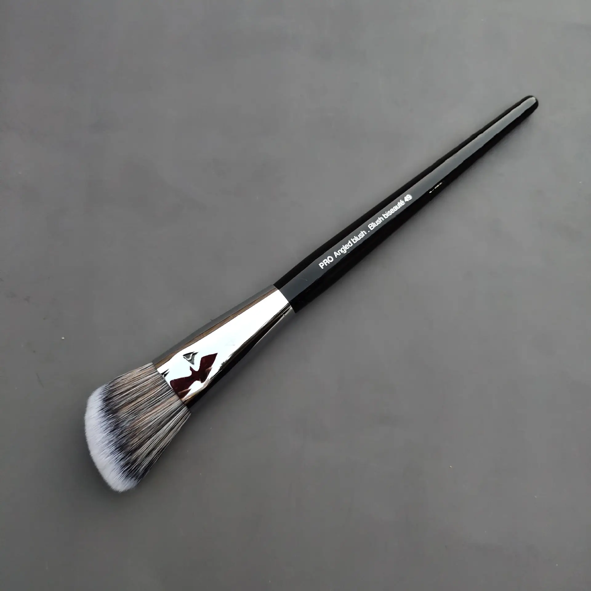 Cangzhou S-91 Loose Powder Blush Brush High-Light Foundation Brush - Image 3
