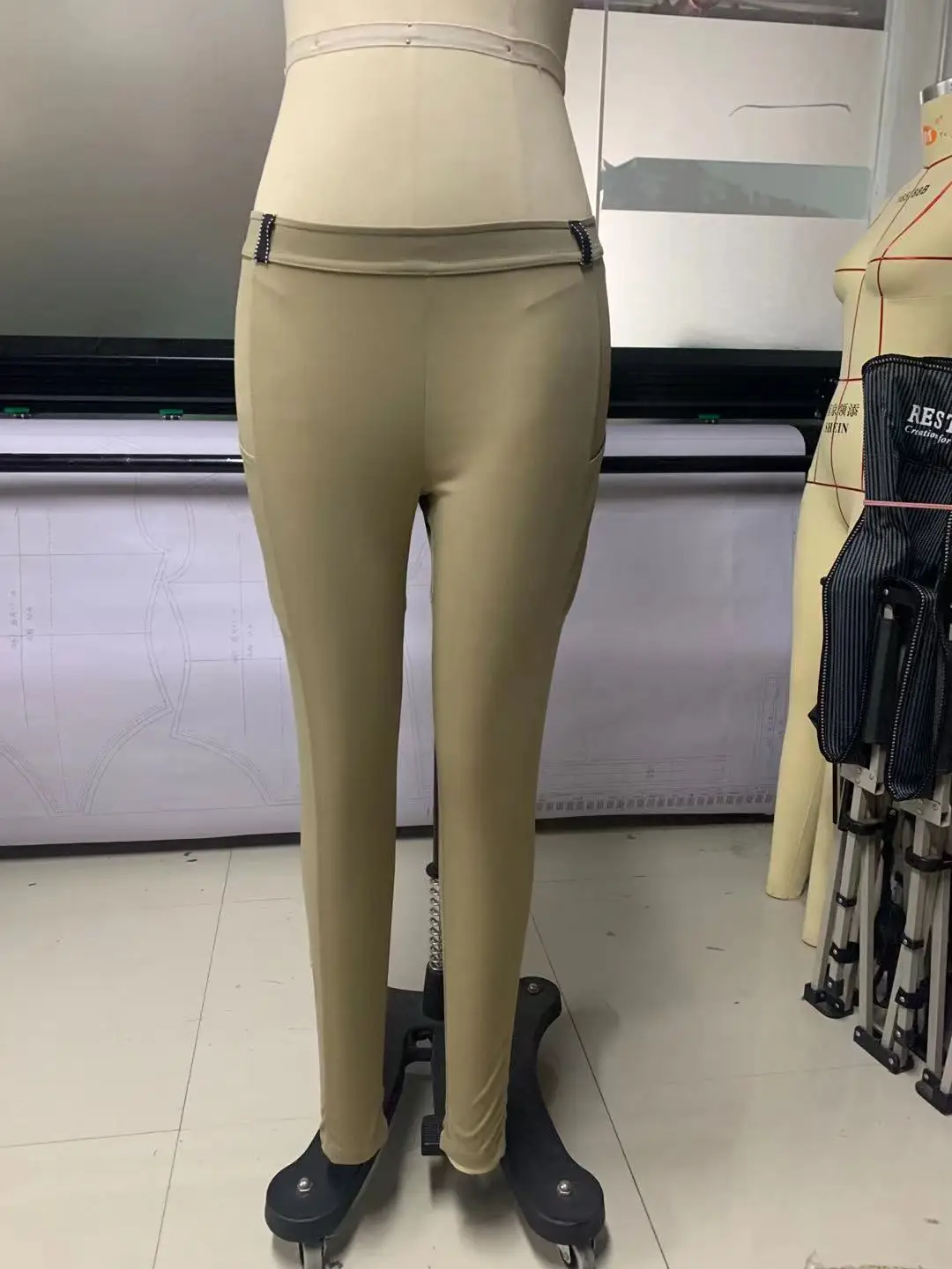 2025 European Noble Equestrian Pants Stretch Hip Women's Casual Pants — feature 10