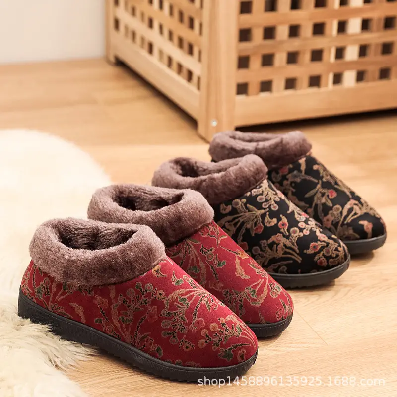 Old Beijing Style Women's Lazy Granny Shoes, Winter Fleece-Lined Thick-Soled Non-Slip Warm Cotton Slippers for Elderly, Anti-Slip and Wear-Resistant - Image 4