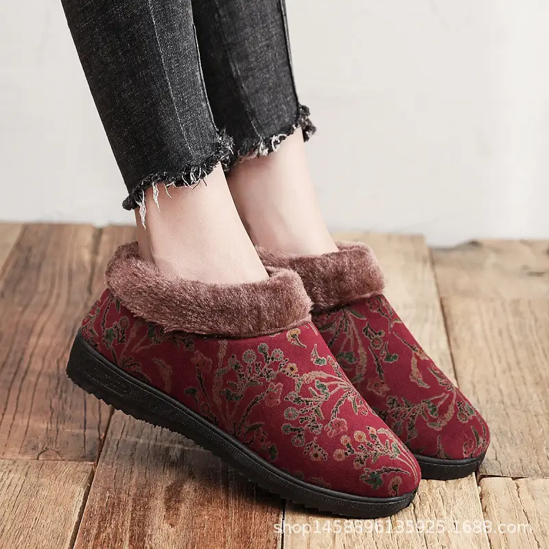 Old Beijing Style Women's Lazy Granny Shoes, Winter Fleece-Lined Thick-Soled Non-Slip Warm Cotton Slippers for Elderly, Anti-Slip and Wear-Resistant - Image 5