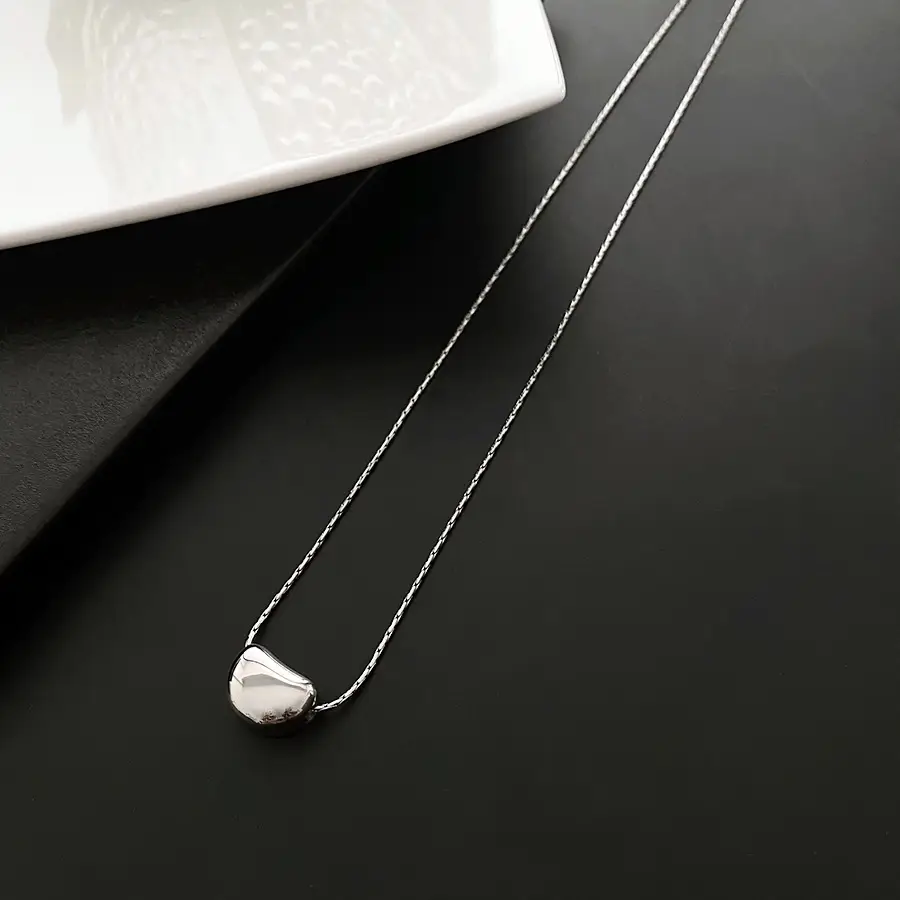 Xiyu Titanium Necklace Acacia Bean Pendant - Image 2