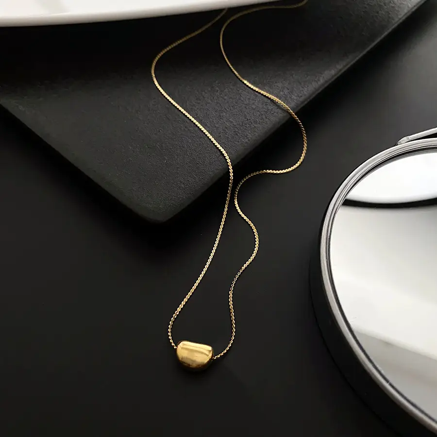 Xiyu Titanium Necklace Acacia Bean Pendant - Image 3