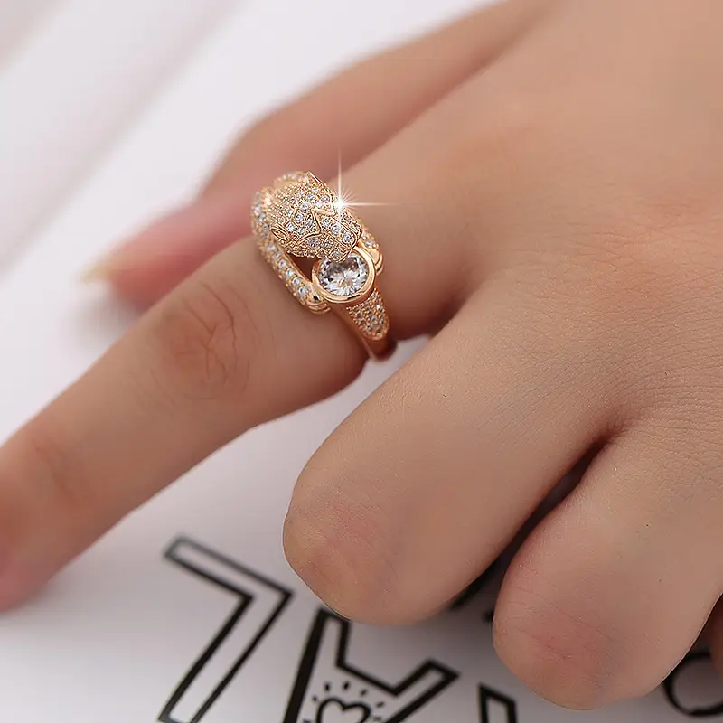 Crown Design Zircon Ring for Women - Image 6