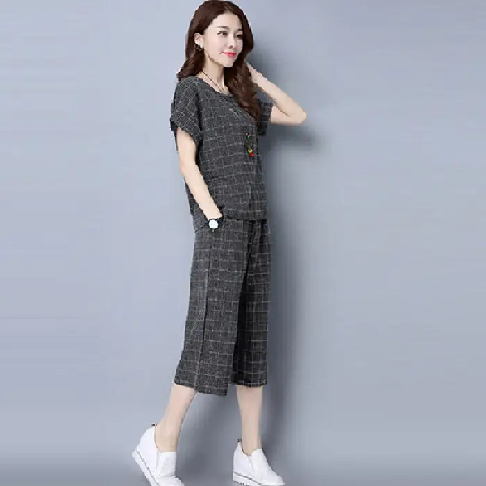 Plus-Size Women's Gray Checkered Two-Piece Outfit - Image 5