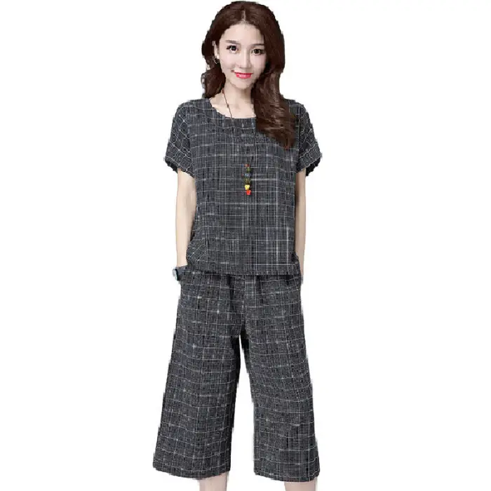 Plus-Size Women's Gray Checkered Two-Piece Outfit - Image 7
