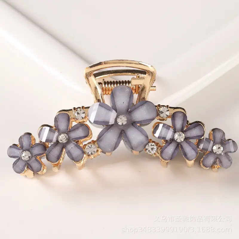 light gray floral (about 7cm)