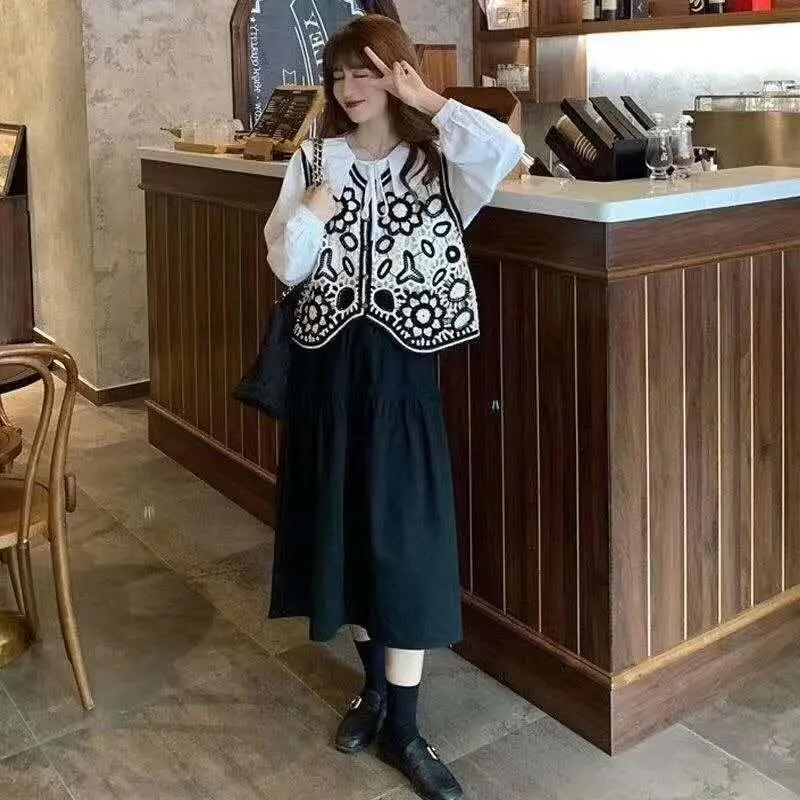 Women's Lace Hollow-out Vest with Hook Sleeve