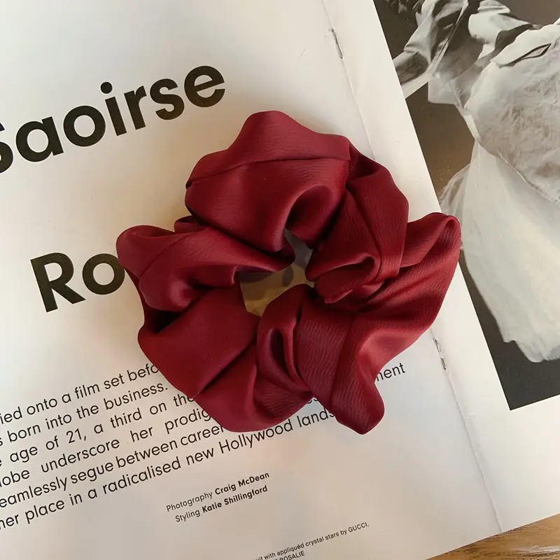 Black Wrinkle Satin Hair Tie for Women - Image 3