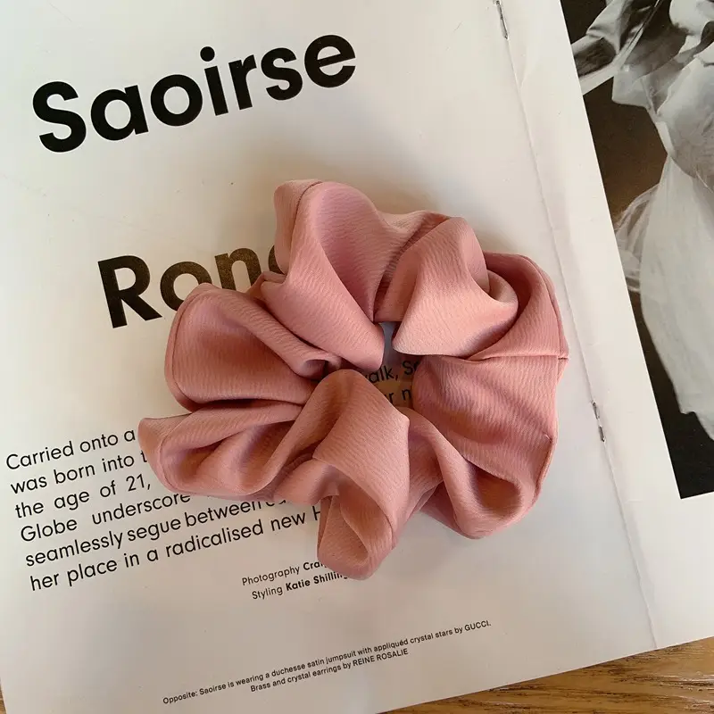 Black Wrinkle Satin Hair Tie for Women - Image 9