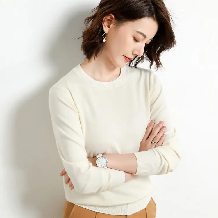 Women's White Round Neck Slim Sweater Large - Image 27