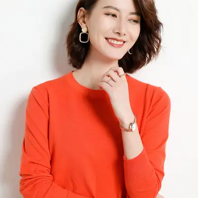 Women's White Round Neck Slim Sweater Large - Image 14