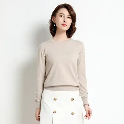 Women's White Round Neck Slim Sweater Large - Image 5