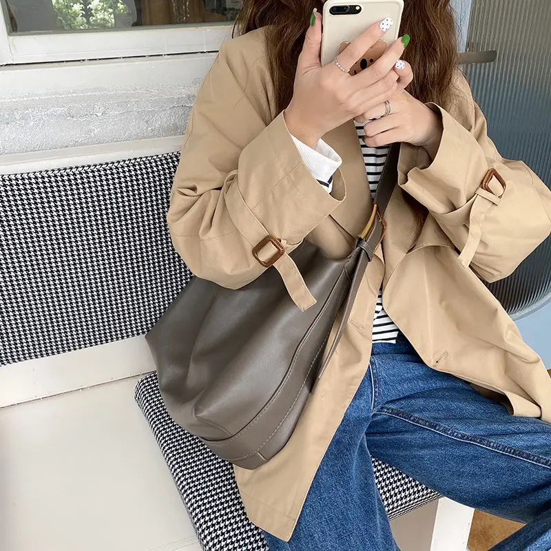 Large Capacity Soft Leather Shoulder Bag for Women - Image 9