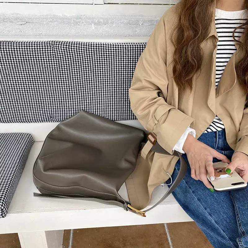 Large Capacity Soft Leather Shoulder Bag for Women — feature 15