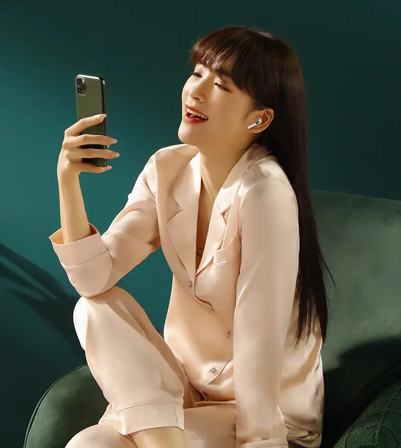 Cross-border Bluetooth Headset A4 Pro White Touch Control — feature 13