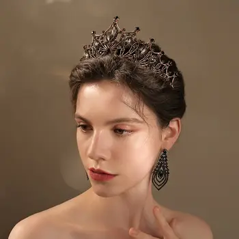 Vintage European Crown Gold Rhinestone Alloy Party Headdress — feature 18