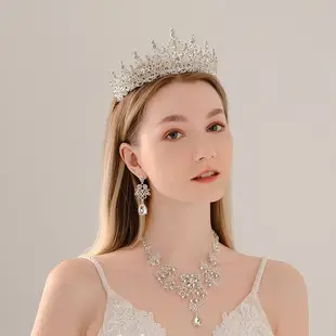 Vintage European Crown Gold Rhinestone Alloy Party Headdress — feature 4