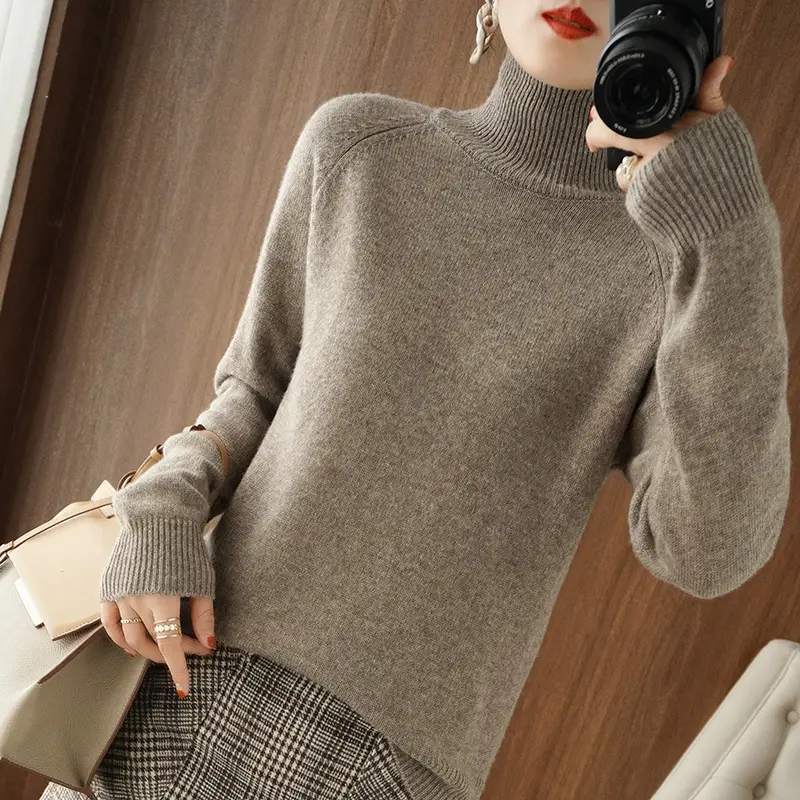 Women's White Knit Turtleneck Sweater Large Winter Wear - Image 4