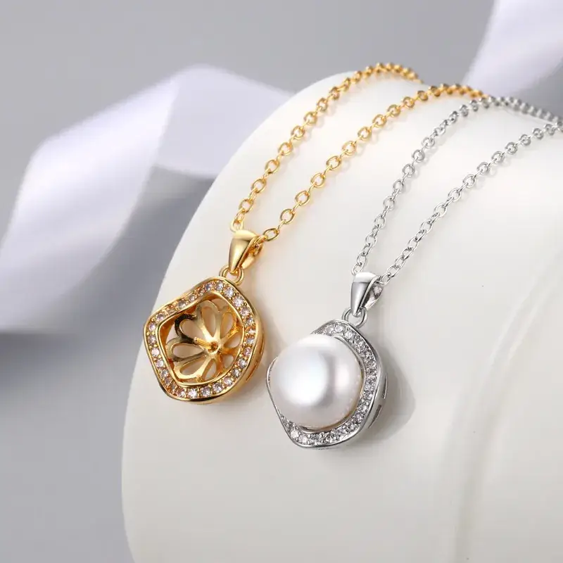 Korean Style Pearl Zircon Necklace with Inlay Design