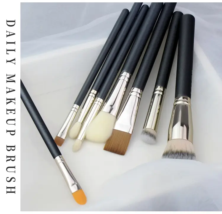 Cangzhou Pure White Makeup Brush Concealer Eye Shadow Vignette — feature 13